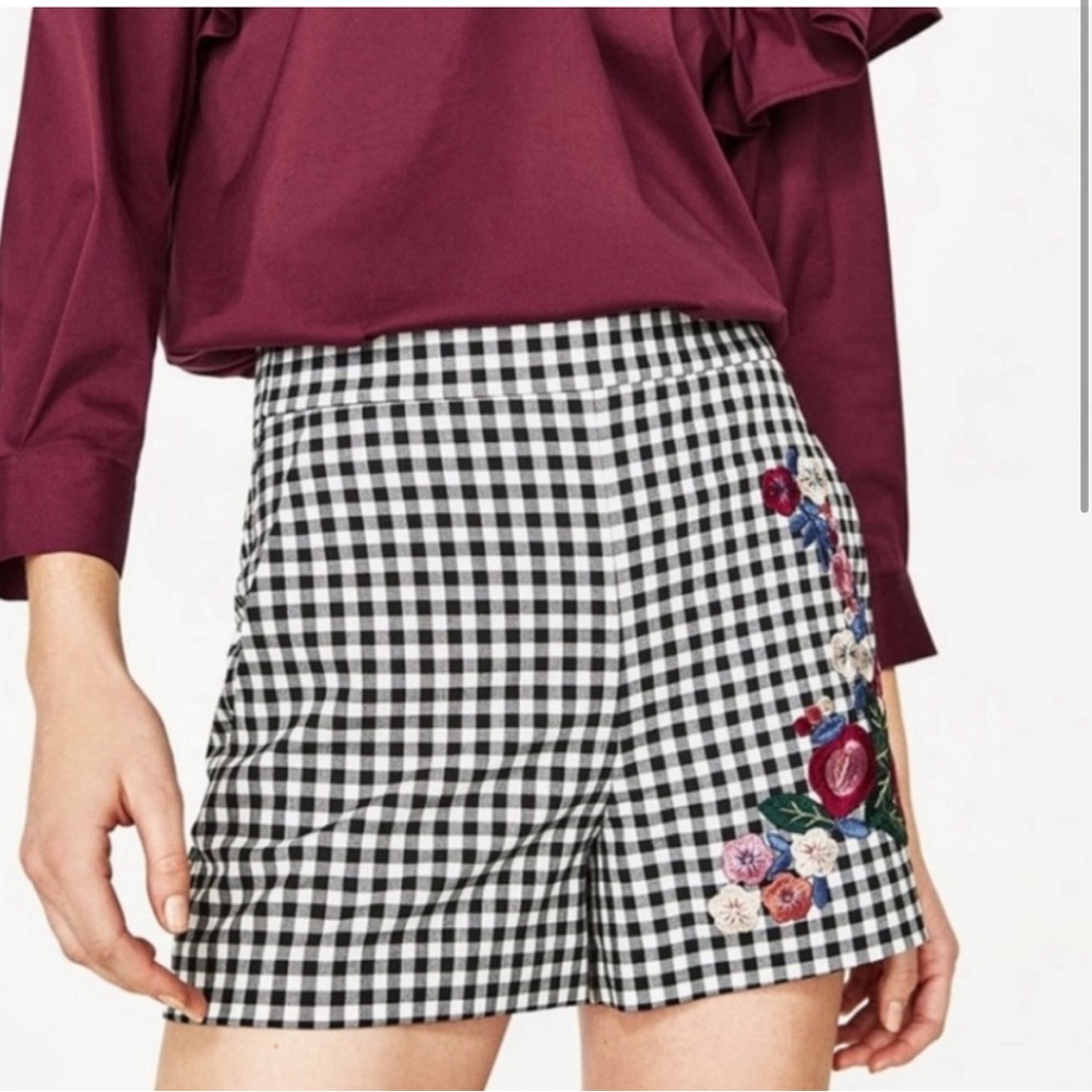 Zara High Waisted Shorts Gingham Floral Embroidered Size M Checkered Black White